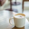フレンチプレスで淹れるコーヒー：手軽で本格的な味わいの魅力