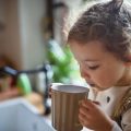 ノンカフェインで安心おやつ時間：親子向けカフェスイーツのアイデア