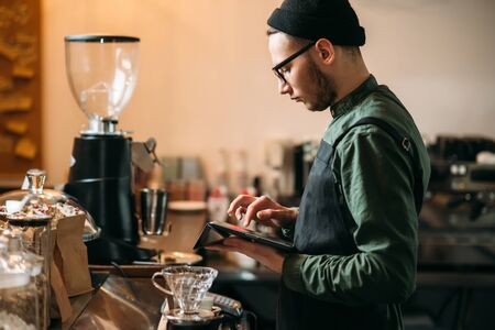 コーヒースタンド開業に必要な許認可と法規制のポイント