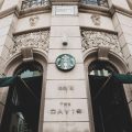 コーヒー専門店での春限定ドリンク販売戦略：桜フレーバーラテ編
