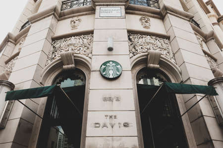 コーヒー専門店での春限定ドリンク販売戦略：桜フレーバーラテ編