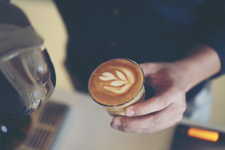 家庭でできる本場のフィーカ体験：レシピとコーヒーの楽しみ方