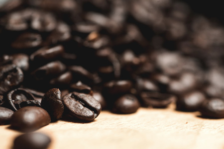 日本市場における人気輸入ブランドコーヒーメーカー徹底比較とその特徴